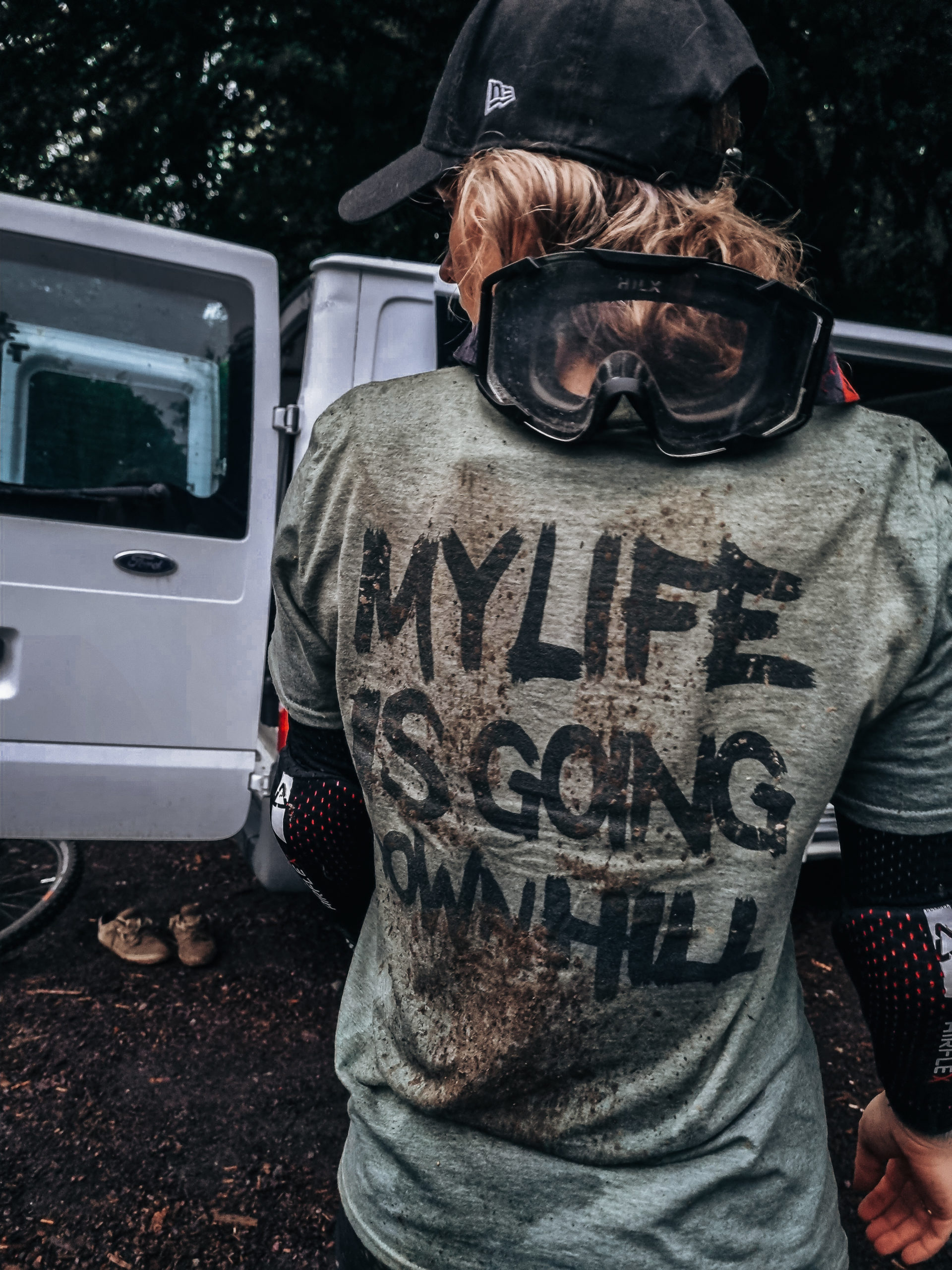 it's michi mit MTB Mountainbike Shirt my life is going downhill Unisex von hinten